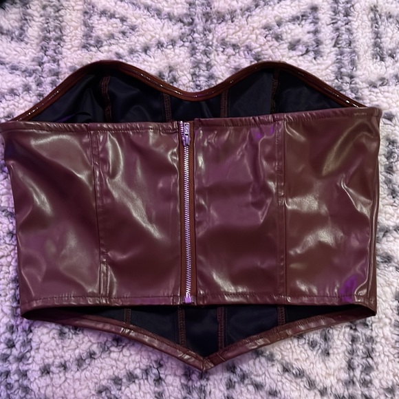 Never worn : Leather corset top - Picture 2 of 3